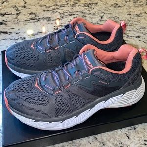 Hoka One One Gaviota 2 Size 8 (D)